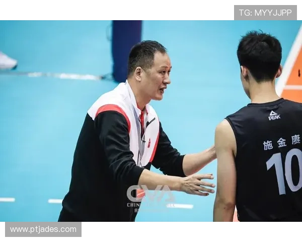 重庆排球队包夹战术解析与实践探讨助力排球竞技水平提升